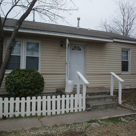 1 Bedroom With A Fireplace Close To Base ロートン エクステリア 写真