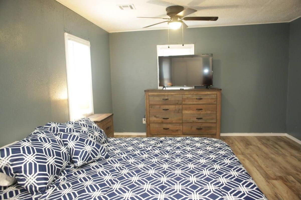 1 Bedroom With A Fireplace Close To Base ロートン エクステリア 写真