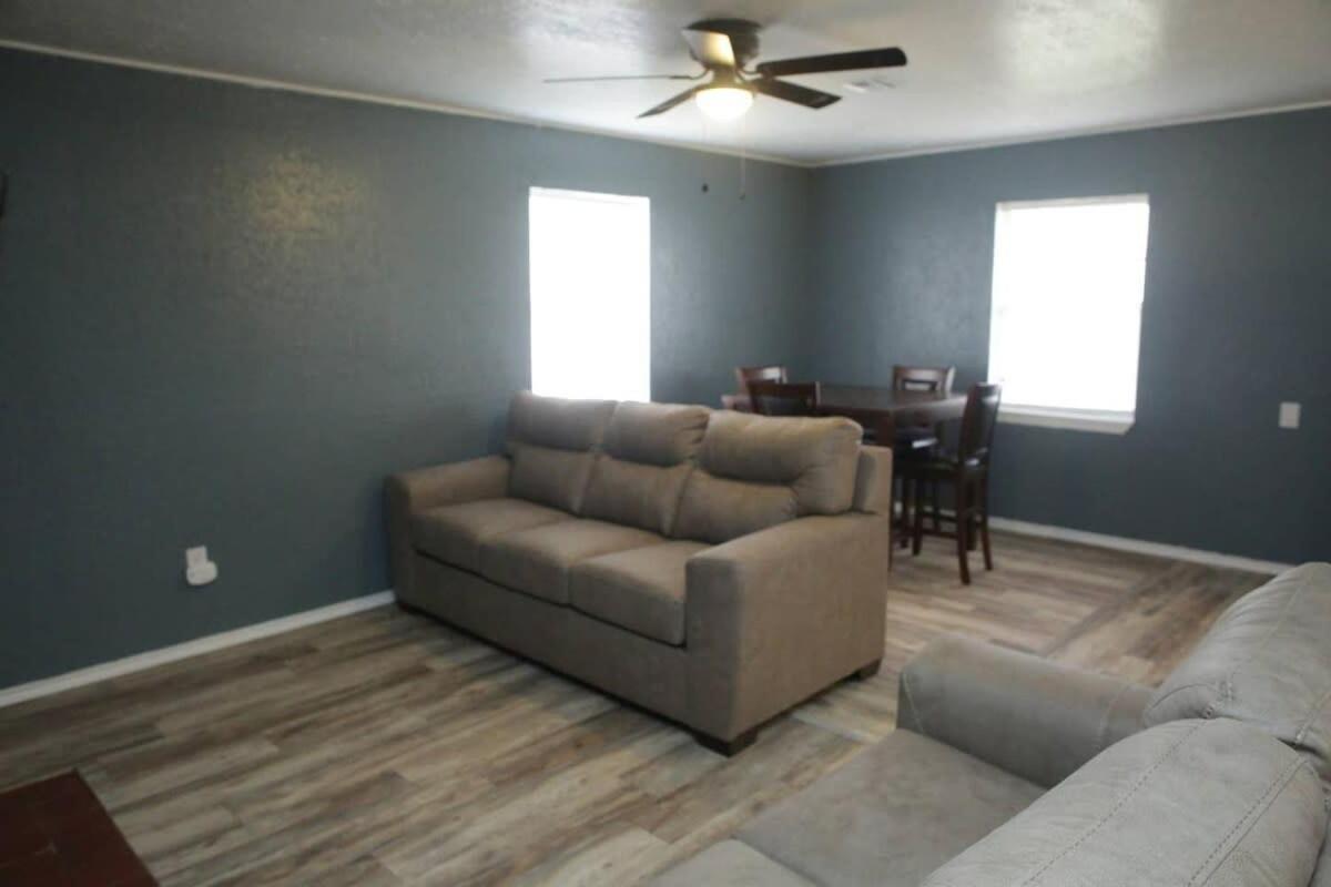 1 Bedroom With A Fireplace Close To Base ロートン エクステリア 写真