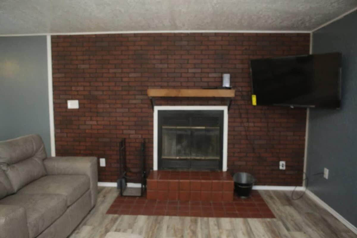 1 Bedroom With A Fireplace Close To Base ロートン エクステリア 写真